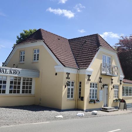 Skovdal Kro Jelling Экстерьер фото